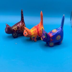 Vintage Handcrafted Mexican Oaxacan Alebrije Wood Carving Cats (3)